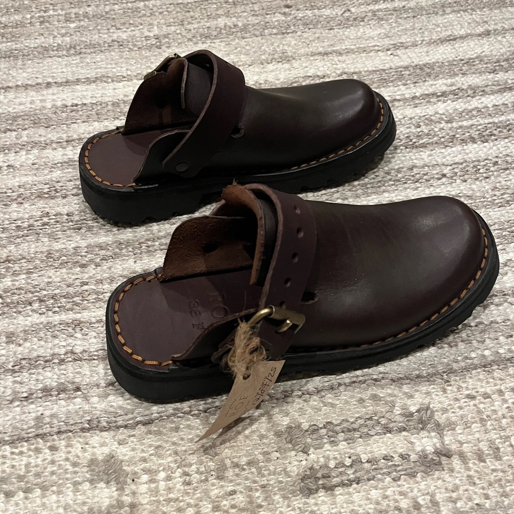NWT Roe Leather slingback mules